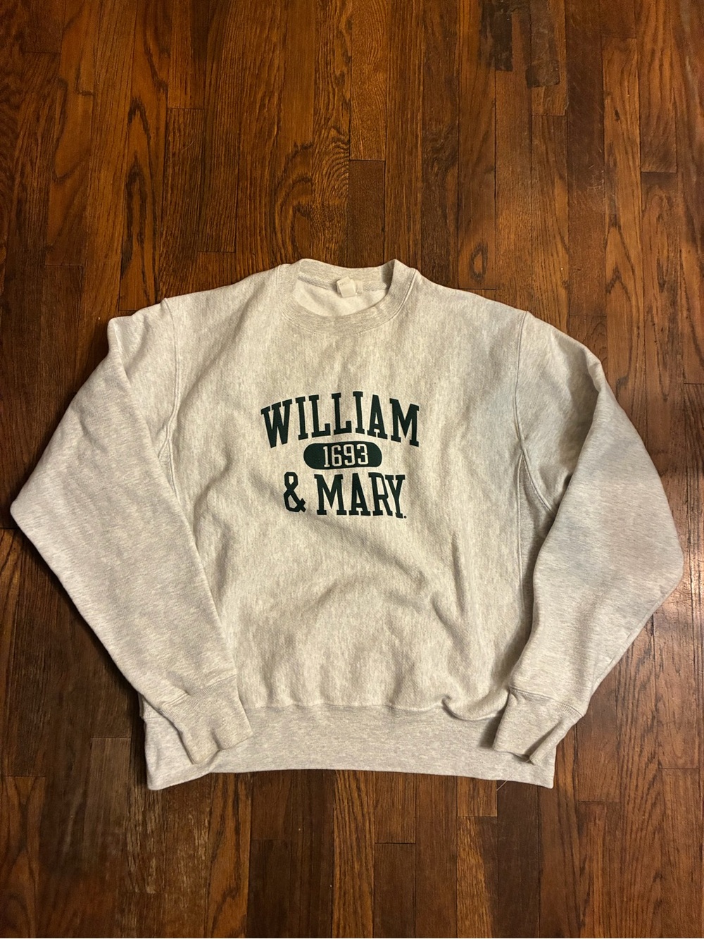 Vintage champion Willam & Mary sweatshirt size medium